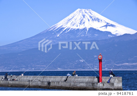 富士山と休日 9418761