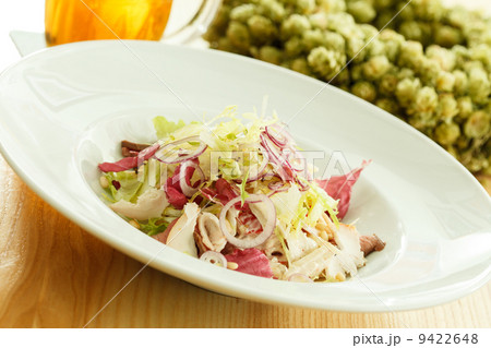 salad with chicken 9422648
