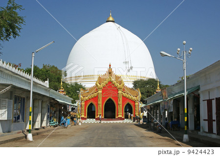 Pagoda, Sagain, Myanmar 9424423