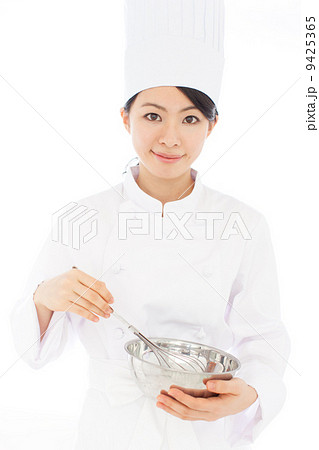 料理する女性 料理する女性 9425365
