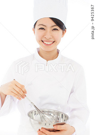 料理する女性 料理する女性 9425367