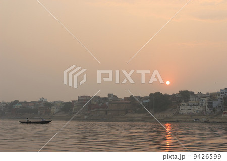 ガンジス川の夕日 9426599