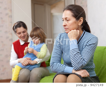 The conflict of intergenerational The conflict of intergenerational 9427149