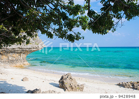 沖縄の海(百名ビーチ) 沖縄の海(百名ビーチ) 9428948