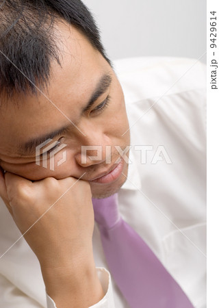 Business man tired 9429614