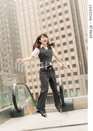 Business woman jump Business woman jump 9432047