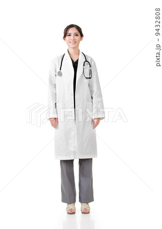 Friendly asian female doctor 9432808