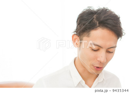 若い男性 9435344