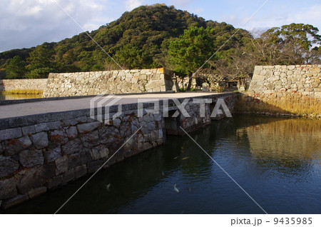 史跡 萩城跡本丸門と極楽橋 9435985
