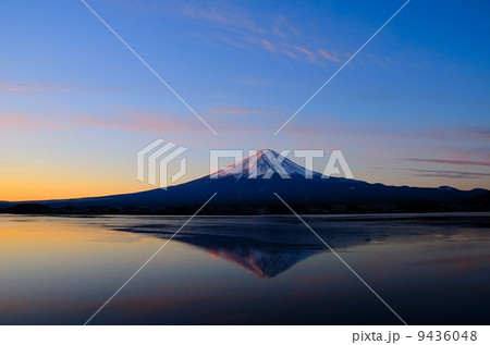 Mount Fuji at earlymorning from Lake Kawaguchi in Nagasaki Mount Fuji at earlymorning from Lake Kawaguchi in Nagasaki 9436048