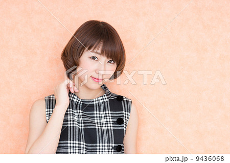 若い女性 9436068