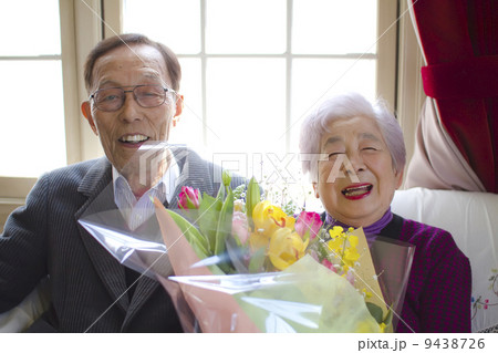 おじいちゃんとおばあちゃん 9438726