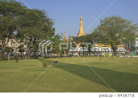 ヤンゴンのマハバンドゥーラ公園 9438758