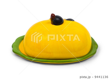 plate cover tray yellow for food isolated on white background 9441136