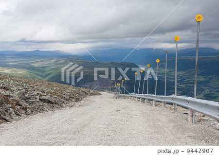 Dirt road on Blahoe mountain (Vaga, Oppland, Norway) 9442907