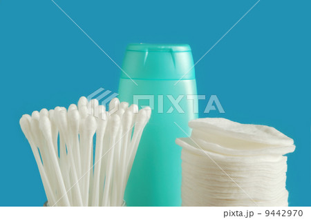 Cotton buds and pads 9442970