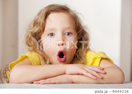 Portrait surprised girl Portrait surprised girl 9444216
