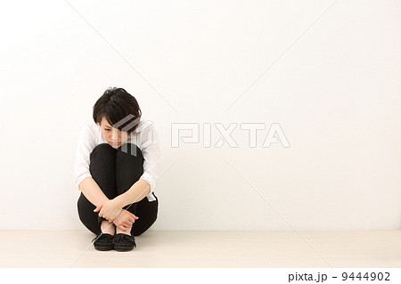 捕らわれた女性 9444902