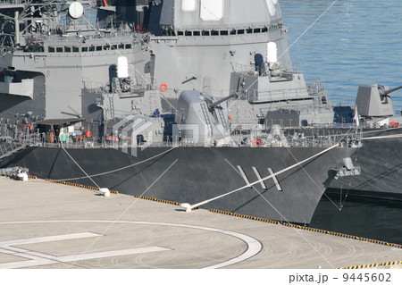 護衛艦「おおなみ」「てるづき」の入港風景 護衛艦「おおなみ」「てるづき」の入港風景 9445602