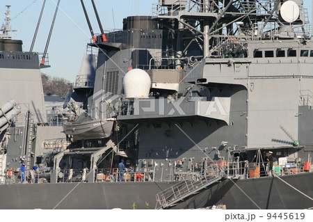 護衛艦「おおなみ」の入港風景 護衛艦「おおなみ」の入港風景 9445619