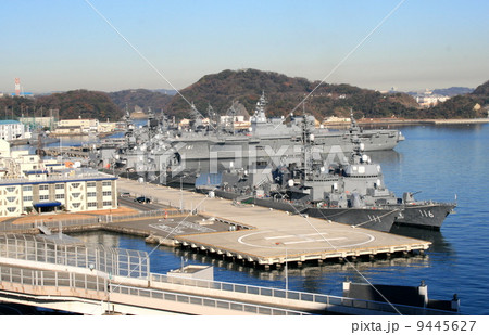 一堂に会した護衛艦の入港風景 一堂に会した護衛艦の入港風景 9445627