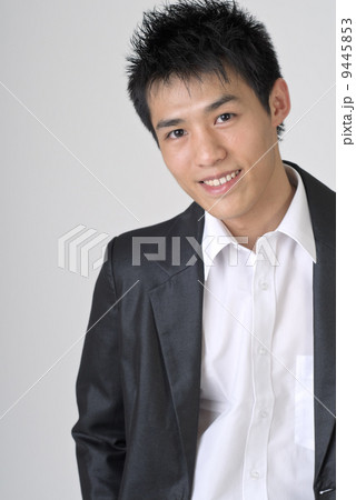 Friendly young business man 9445853