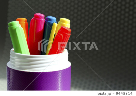 Lots of Assorted Colors Marker Pens Lots of Assorted Colors Marker Pens 9448314