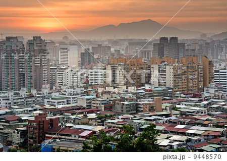 Sunset cityscape Sunset cityscape 9448570