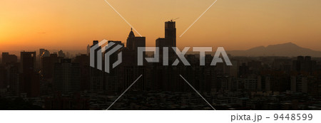 Sunset cityscape 9448599