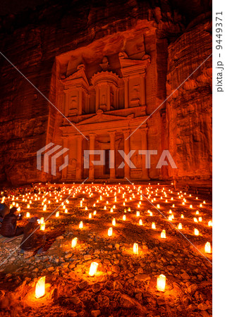 ペトラ・バイ・ナイト(ヨルダン、ペトラ遺跡) 9449371