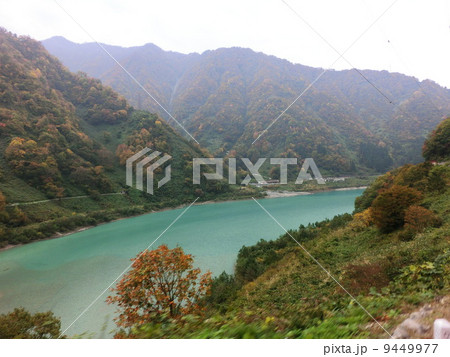 トロッコ列車の車窓から トロッコ列車の車窓から 9449977