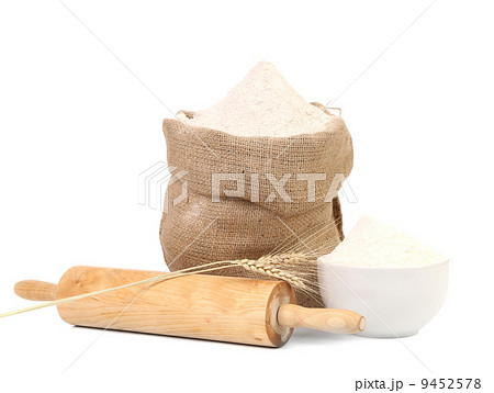White flour and rolling pin. 9452578