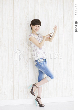 若い女性 9453978