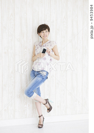 若い女性 9453984