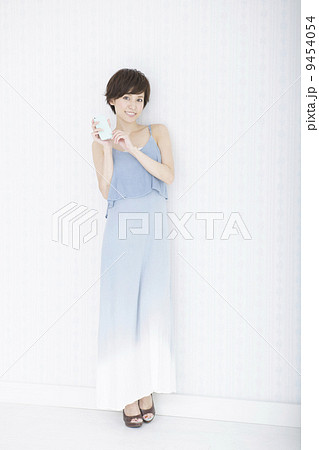 若い女性 9454054