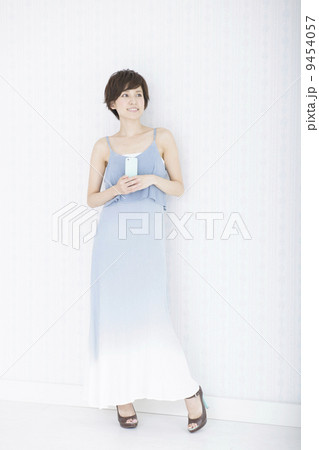 若い女性 9454057