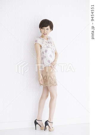 若い女性 若い女性 9454551