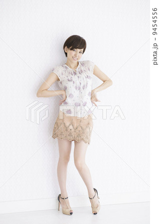 若い女性 若い女性 9454556