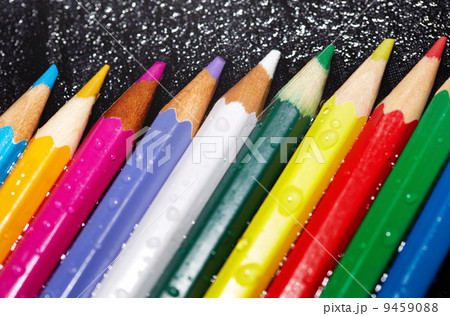 Wet crayons Wet crayons 9459088