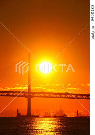 1月　空・朝焼け48初日の出・横浜ベイブリッジ 9460138