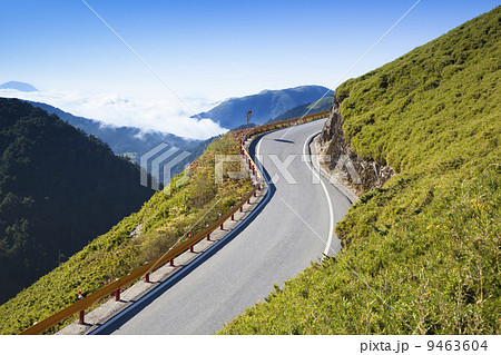 curved Road in the mountain curved Road in the mountain 9463604