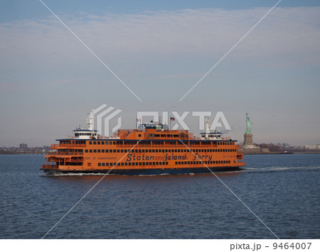 ニューヨーク　スタテン島フェリーと自由の女神 9464007