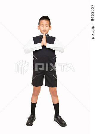 拝む男の子(正装) 拝む男の子(正装) 9465657
