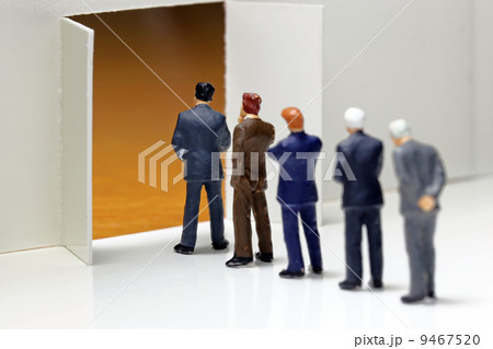 並ぶ人々 9467520