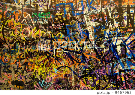 Graffiti background 9467962