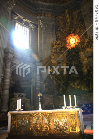 十字架 サンピエトロ大聖堂 バチカン　St. Peter Basilica 9472091