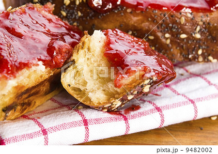 Sweet bread ( challah ) with strawberry jam 9482002