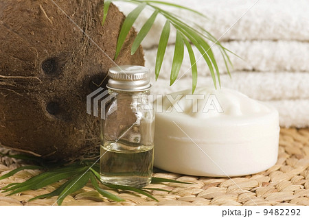Coconut oil for alternative therapy 9482292