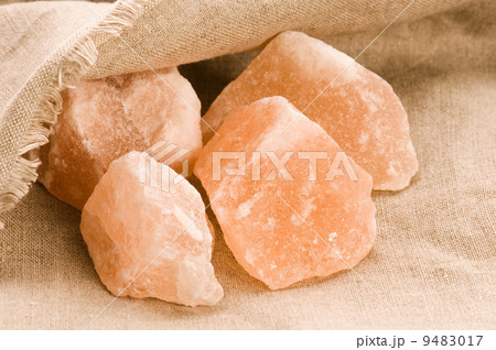 Pink salt of Hymalayas. mineral 9483017