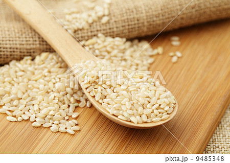 Uncooked rice 9485348